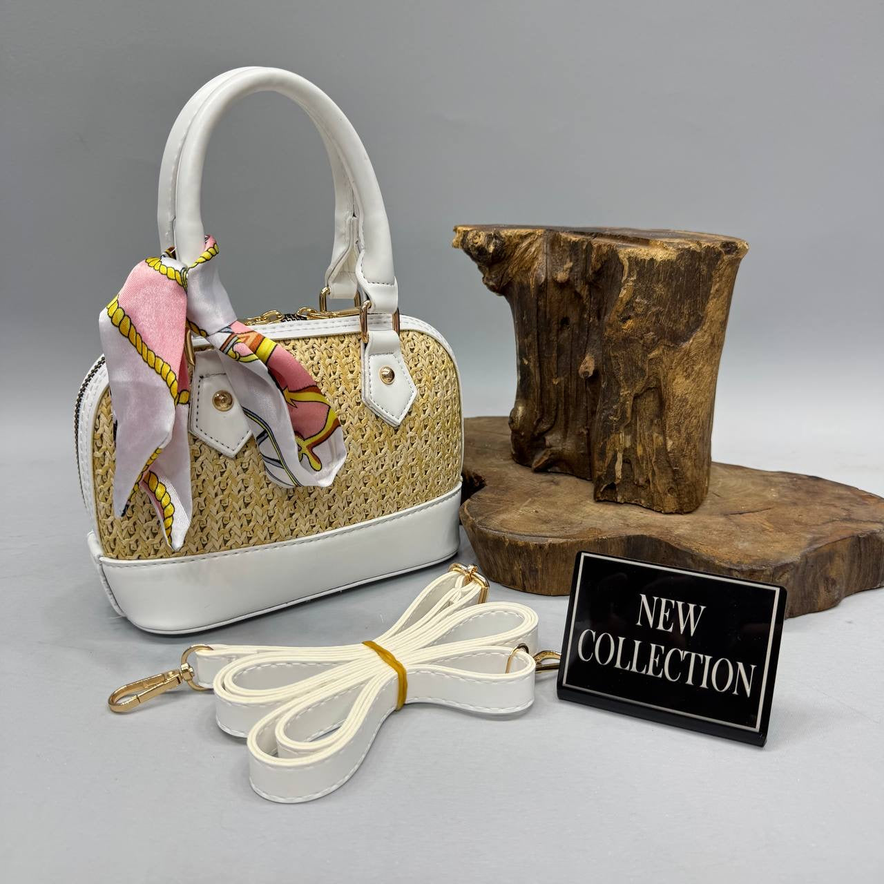 Hasır Detaylı Beyaz Kadın Mini Çanta