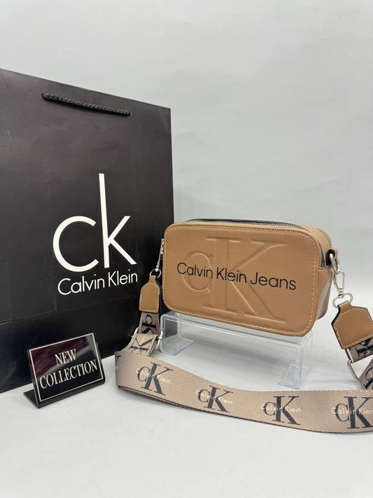 Calvin Klein Bej Logolu Omuz Çantası