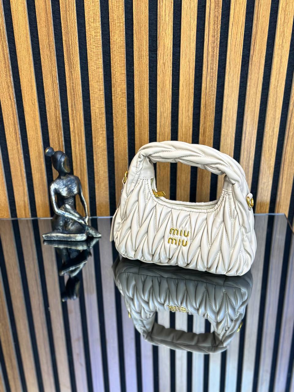 Miu Miu Krem Büzgülü El Çantası