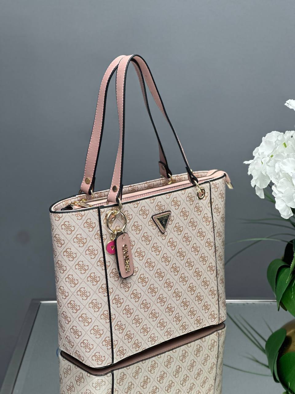 Guess Pembe Omuz Çantası