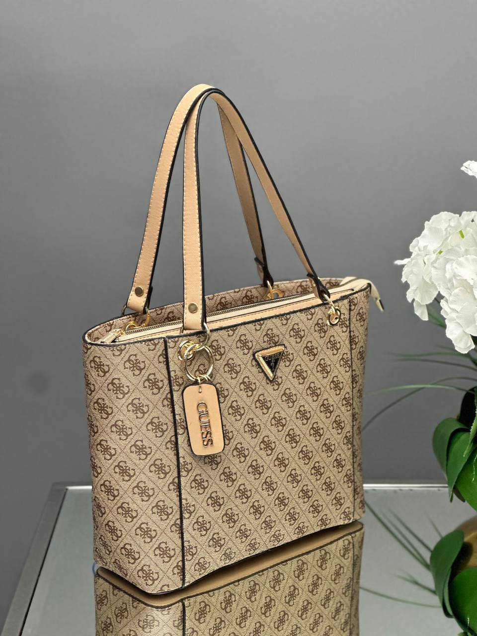 Guess Krem Omuz Çantası