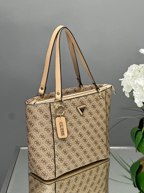 Guess Krem Omuz Çantası