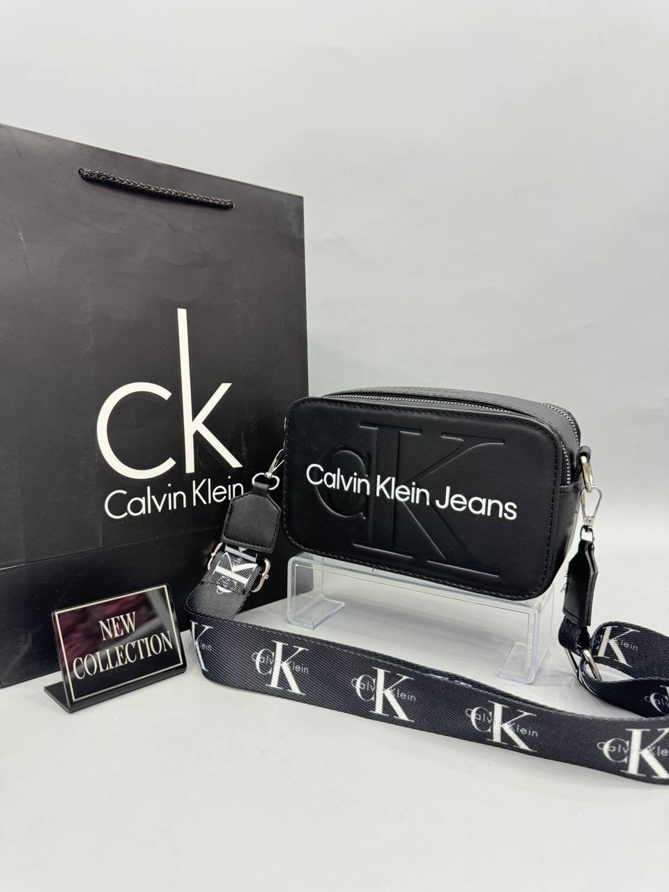 Calvin Klein Siyah Logolu Omuz Çantası
