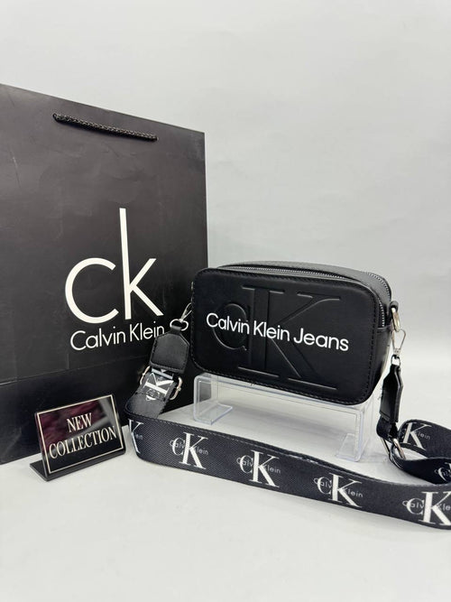 Calvin Klein Siyah Logolu Omuz Çantası