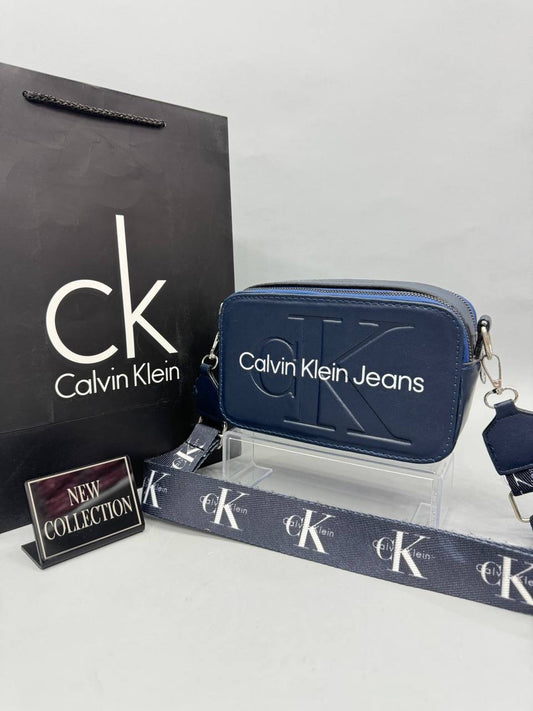 Calvin Klein Lacivert Logolu Omuz Çantası