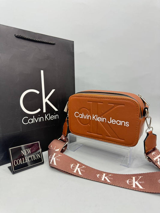 Calvin Klein Kahverengi Logolu Omuz Çantası