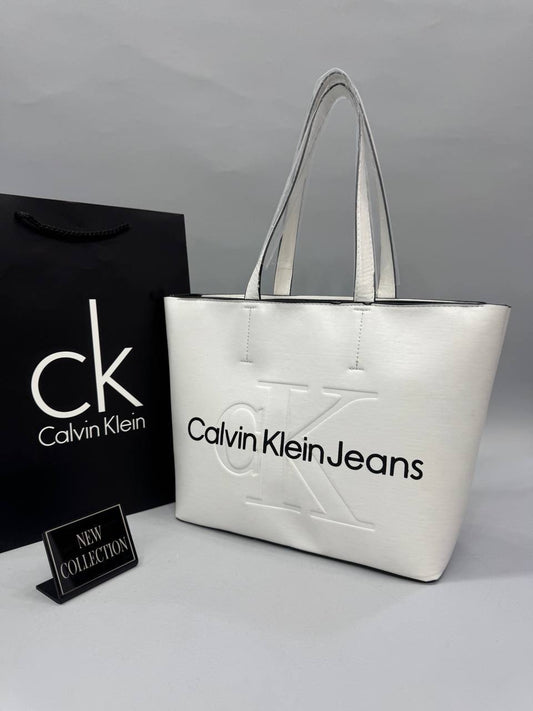Calvin Klein Beyaz Logolu Omuz Çantası