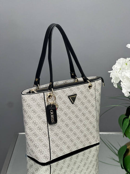 Guess Beyaz Omuz Çantası