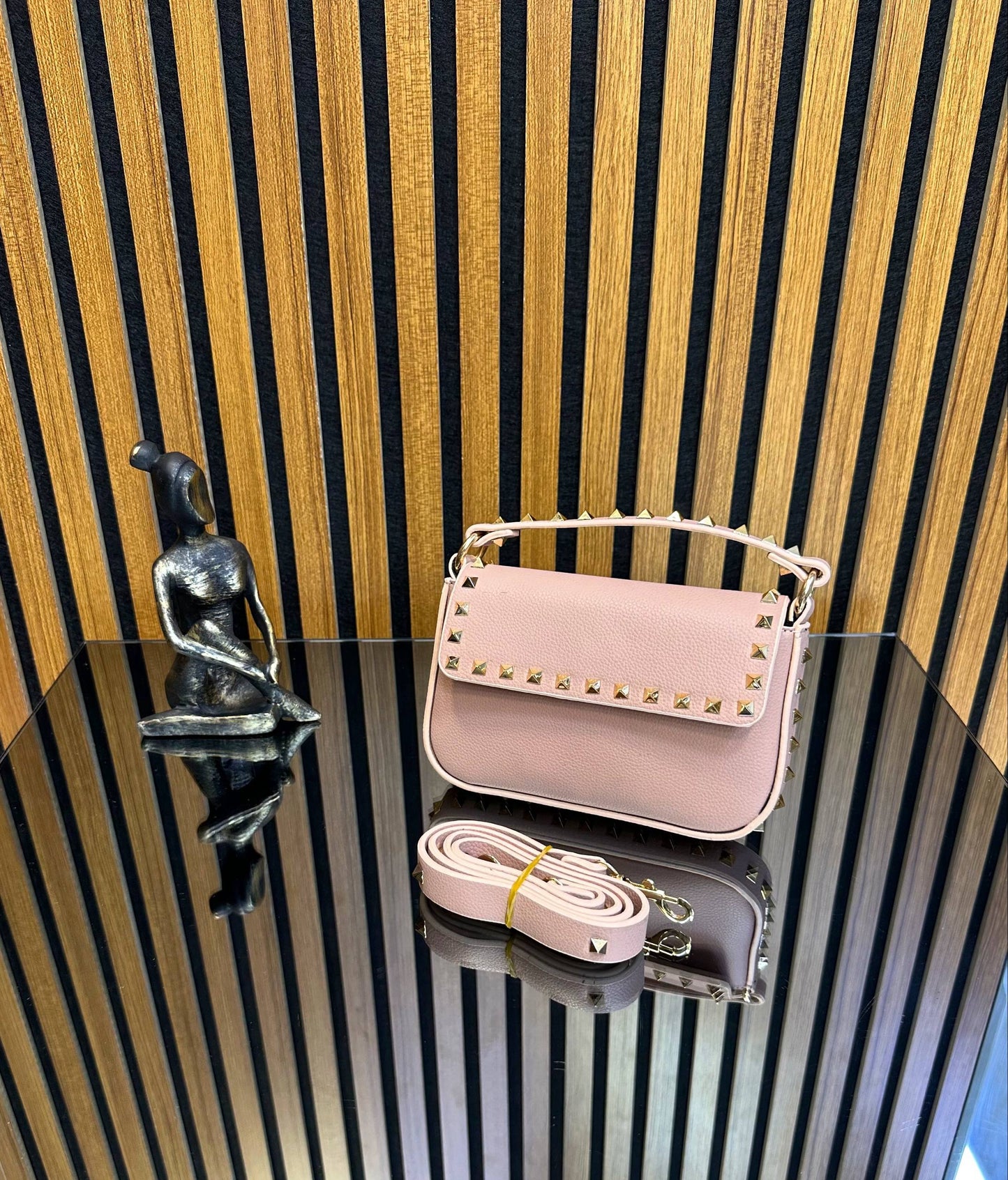 Valentino Rockstup Pembe